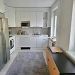 Spacious For 3 With Sauna Apartment *